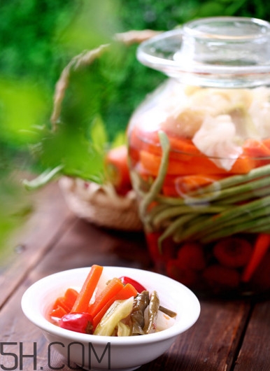 咸菜和泡菜有什么區(qū)別？吃泡菜有什么好處