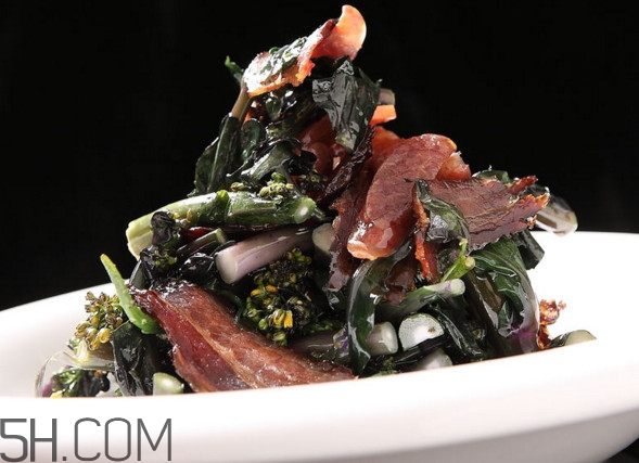 紅菜苔為什么炒出來的汁是藍色的？紅菜苔是什么菜