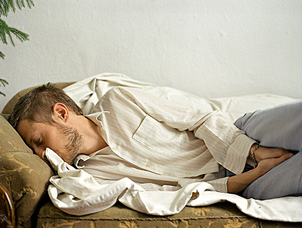 晚上睡覺(jué)手發(fā)麻是怎么回事