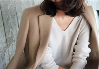 毛呢大衣皺了怎么辦？毛呢大衣愛沾毛怎么辦？