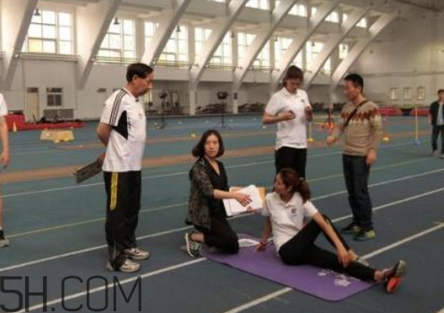 坐位體前屈是什么？坐位體前屈高效訓練方法