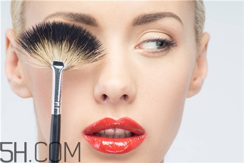 烤瓷牙是什么材質(zhì)？烤瓷牙是越貴越好嗎？