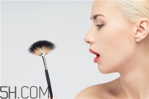 烤瓷牙是什么材質(zhì)？烤瓷牙是越貴越好嗎？