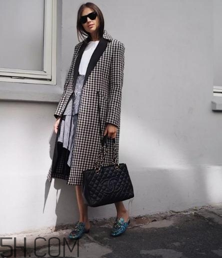 毛呢大衣搭配什么鞋子？毛呢大衣搭配鞋子圖片