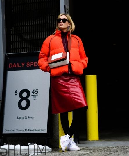 羽絨服搭配什么裙子好看？羽絨服搭配裙子圖片