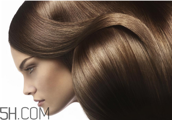 護(hù)發(fā)素一周用幾次合適？使用護(hù)發(fā)素的注意事項(xiàng)