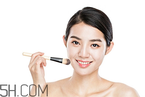 烤瓷牙為什么會(huì)出臭味？烤瓷牙為什么那么貴？