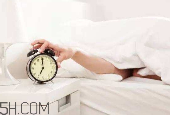 睡眠不足會(huì)有什么影響？長(zhǎng)期睡眠不足是指多少時(shí)間以上