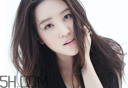 油性發(fā)質(zhì)用護發(fā)素需注意什么？用護發(fā)素后再用發(fā)膜會怎樣？