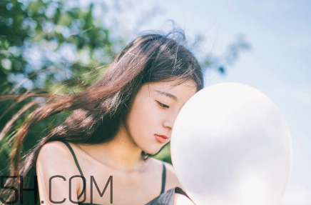 油性發(fā)質(zhì)用護發(fā)素需注意什么？用護發(fā)素后再用發(fā)膜會怎樣？