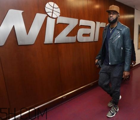 nike lebron 15 long live the king秀場(chǎng)綁帶版會(huì)發(fā)售嗎？