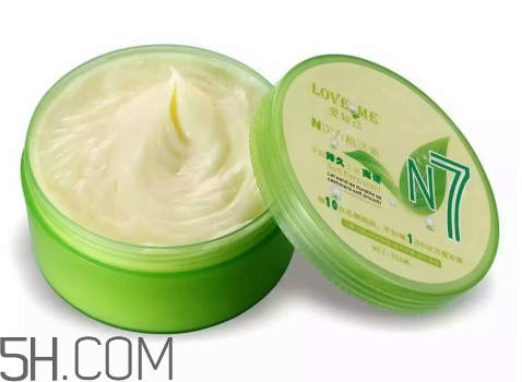 發(fā)膜和彈力素有什么區(qū)別？發(fā)膜和護發(fā)素要同時用嗎？