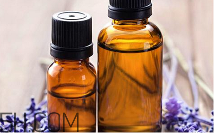 油性發(fā)質(zhì)能用精油護發(fā)嗎？薰衣草精油能預(yù)防頭發(fā)分叉嗎？