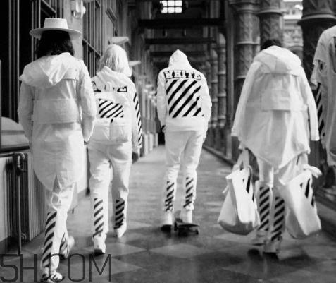 colette與off white聯(lián)名限量衛(wèi)衣多少錢_在哪買？