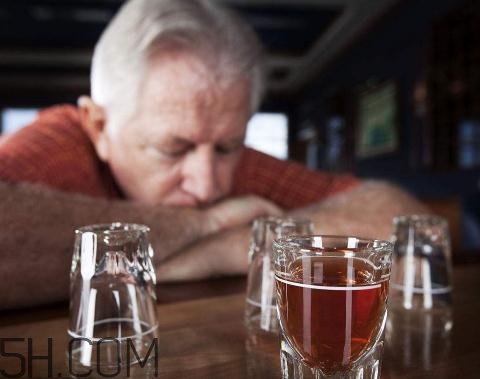 酒精肝可以性生活嗎？酒精肝影響性功能嗎？