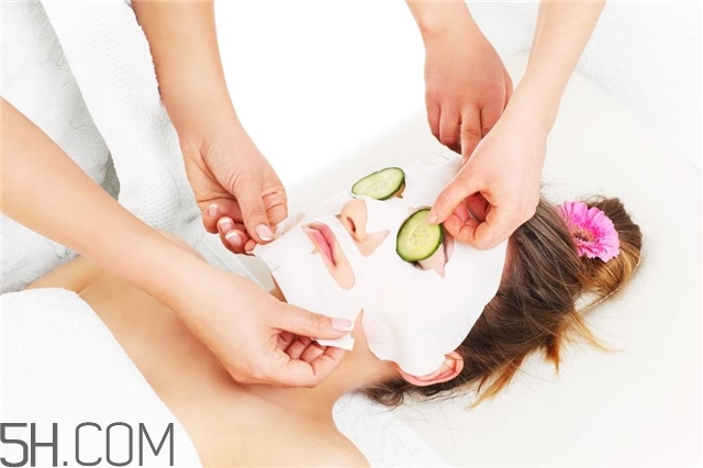 冬天敷面膜需要把面膜加熱嗎 冬天敷面膜可以加熱嗎 冬天敷面膜需要把面膜加熱嗎 冬天敷面膜可以加熱嗎