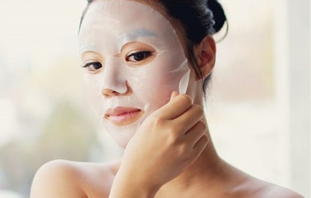 臉上皮膚干燥怎么辦如何補(bǔ)水 臉上皮膚干燥怎么辦如何補(bǔ)水