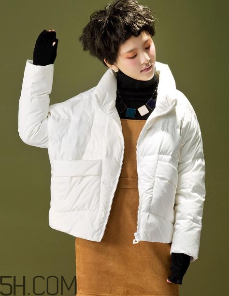 白色羽絨服發(fā)黃怎么洗白？白色羽絨服染色怎么能去掉？