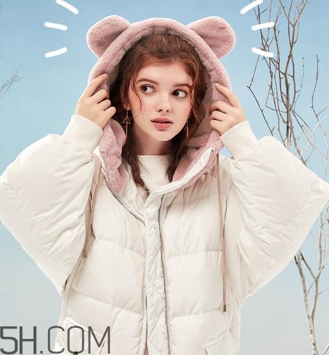 白色羽絨服發(fā)黃怎么洗白？白色羽絨服染色怎么能去掉？