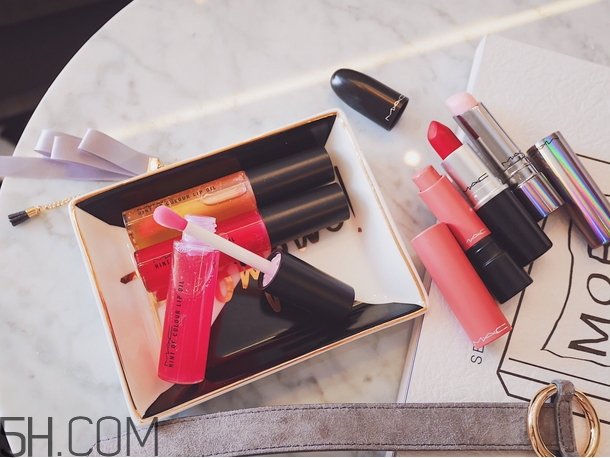 mac光療唇油色號(hào)_mac光療唇油試色圖 mac光療唇油色號(hào)_mac光療唇油試色圖