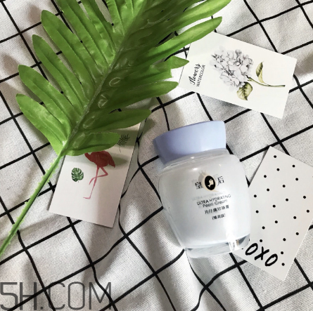 片仔癀珍珠霜和珍珠膏有什么區(qū)別？片仔癀珍珠膏測評(píng)