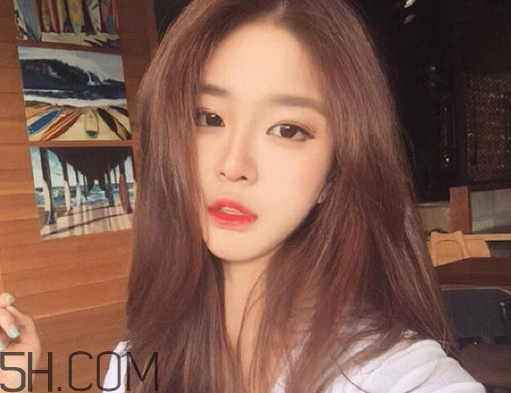 染發(fā)劑什么牌子最好？怎么延后補(bǔ)染頭發(fā)？