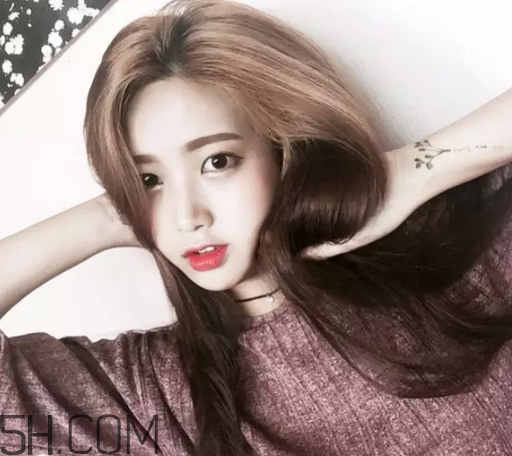 染發(fā)劑什么牌子最好？怎么延后補(bǔ)染頭發(fā)？