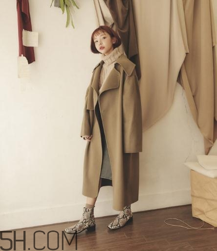 駝色大衣里面搭配什么？駝色大衣內(nèi)搭什么顏色好看？