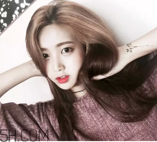 怎樣挑選染發(fā)劑？使用染發(fā)劑注意事項