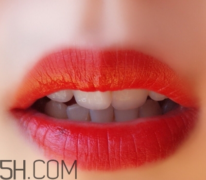 紀梵希306和迪奧999哪個好看？紀梵希306迪奧999試色對比