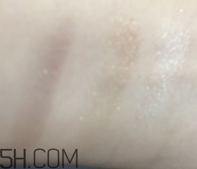 眼影可以帶上飛機(jī)嗎？眼影可以托運(yùn)嗎？