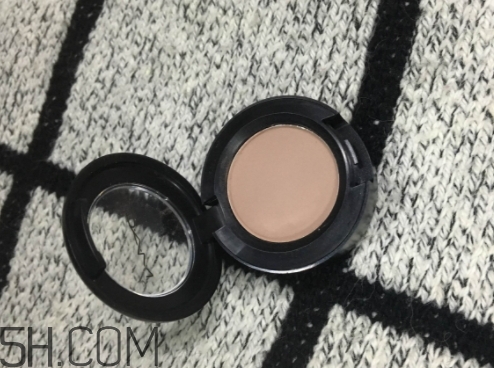 眼影可以用手指涂嗎？哪種眼影適合用手指涂