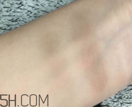 眼影可以用手指涂嗎？哪種眼影適合用手指涂