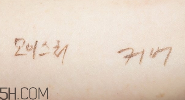 hera赫妍氣墊黑珍珠版和普通版有什么區(qū)別? hera赫妍氣墊黑珍珠版和普通版有什么區(qū)別?