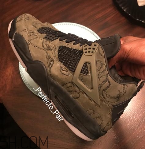 kaws與air jordan 4聯(lián)名橄欖綠版本實物什么樣？