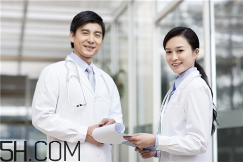 脂肪肝應(yīng)該少吃什么？脂肪肝應(yīng)該掛什么科？