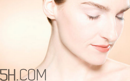 bobbi brown明星產(chǎn)品有哪些？bobbi brown膠囊氣墊好用嗎？