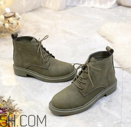 翻毛皮鞋弄上油怎么辦？翻毛皮鞋上的油漬怎么清洗？