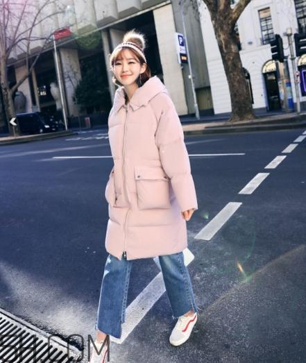 粉色羽絨服怎么搭配？粉色羽絨服搭配圖片