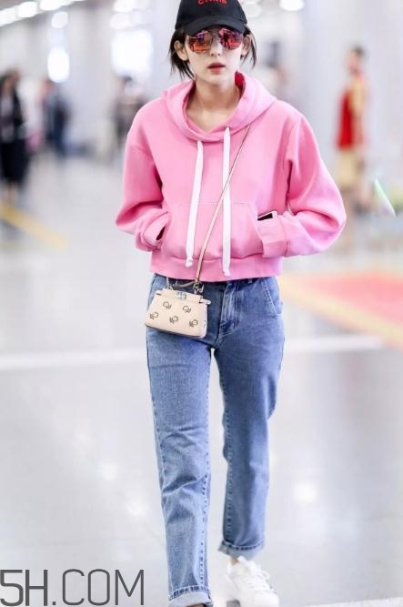 粉色衛(wèi)衣怎么搭配？粉色衛(wèi)衣搭配圖片