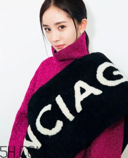 穿高領(lǐng)毛衣配什么發(fā)型？高領(lǐng)毛衣適合什么發(fā)型？