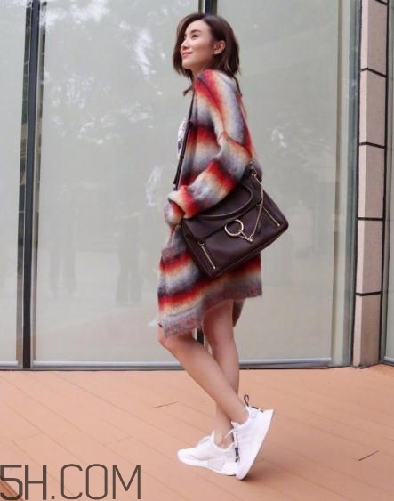 毛衣外套怎么搭配？毛衣外套里面配什么？