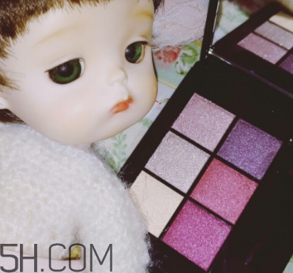 眼影可以用洗面奶卸嗎？沒(méi)有卸妝液怎么卸眼影	