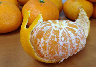 橘子吃多了皮膚會(huì)變黃嗎？橘子吃多了為什么變黃