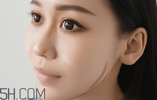 秋冬適合什么妝容？怎樣涂口紅好看？