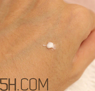 玫琳凱柔潤(rùn)眼霜適合什么年齡_怎么樣 玫琳凱柔潤(rùn)眼霜適合什么年齡_怎么樣