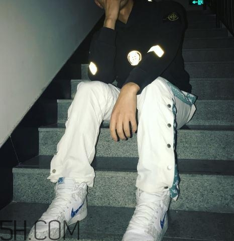 supreme與stone island聯(lián)名衛(wèi)衣多少錢_上身效果 supreme與stone island聯(lián)名衛(wèi)衣多少錢_上身效果