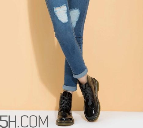 馬丁靴要買大一碼嗎？馬丁靴會越穿越大嗎？