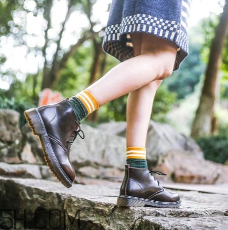 馬丁靴可以跑步嗎？馬丁靴可以爬山嗎？