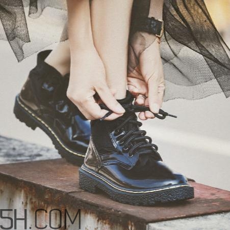 馬丁靴可以跑步嗎？馬丁靴可以爬山嗎？